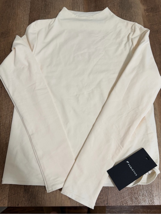 Fabletics Tops - NWT Fabletics Long-Sleeve Mock Neck Top - M
